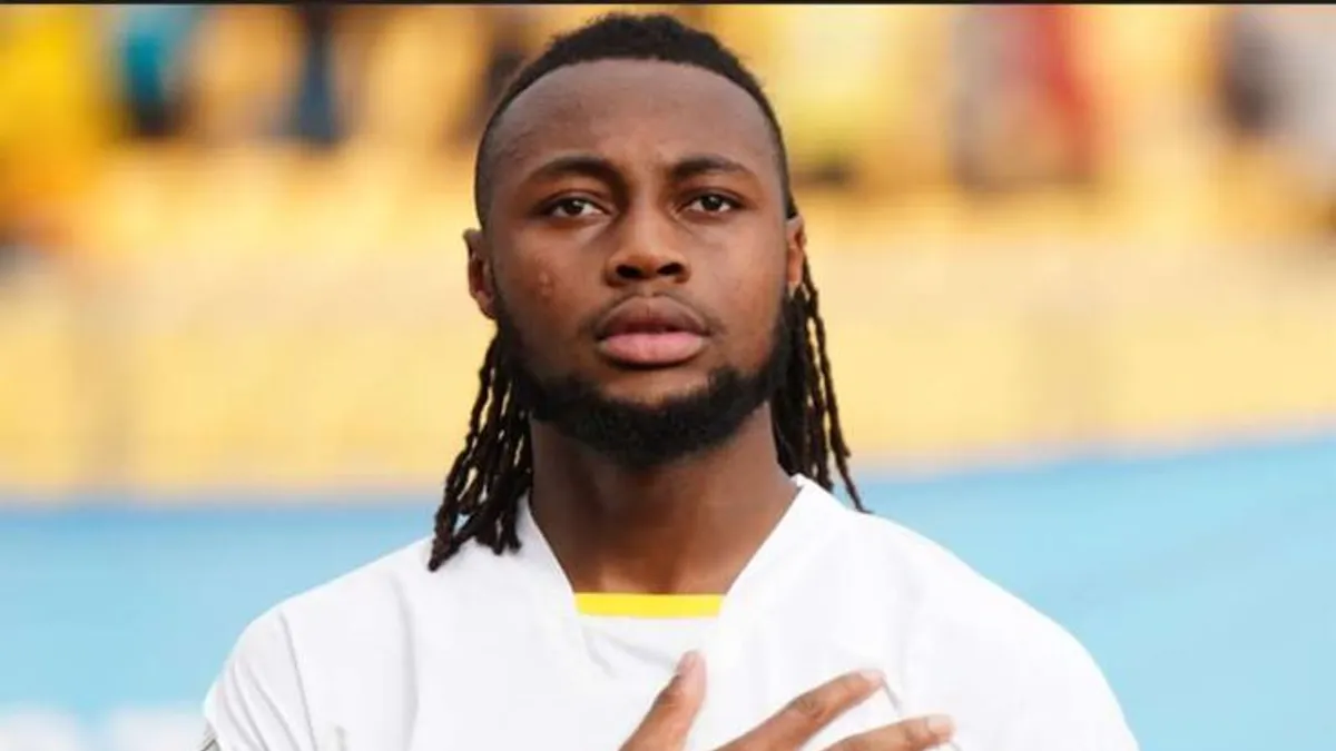 Antoine Semenyo com a camisa da seleção de Gana