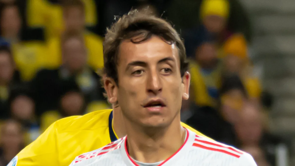 Mikel Oyarzabal, autor de dois gols pela Espanha contra a Arábia Saudita, com a camisa da Roja na Copa 2026