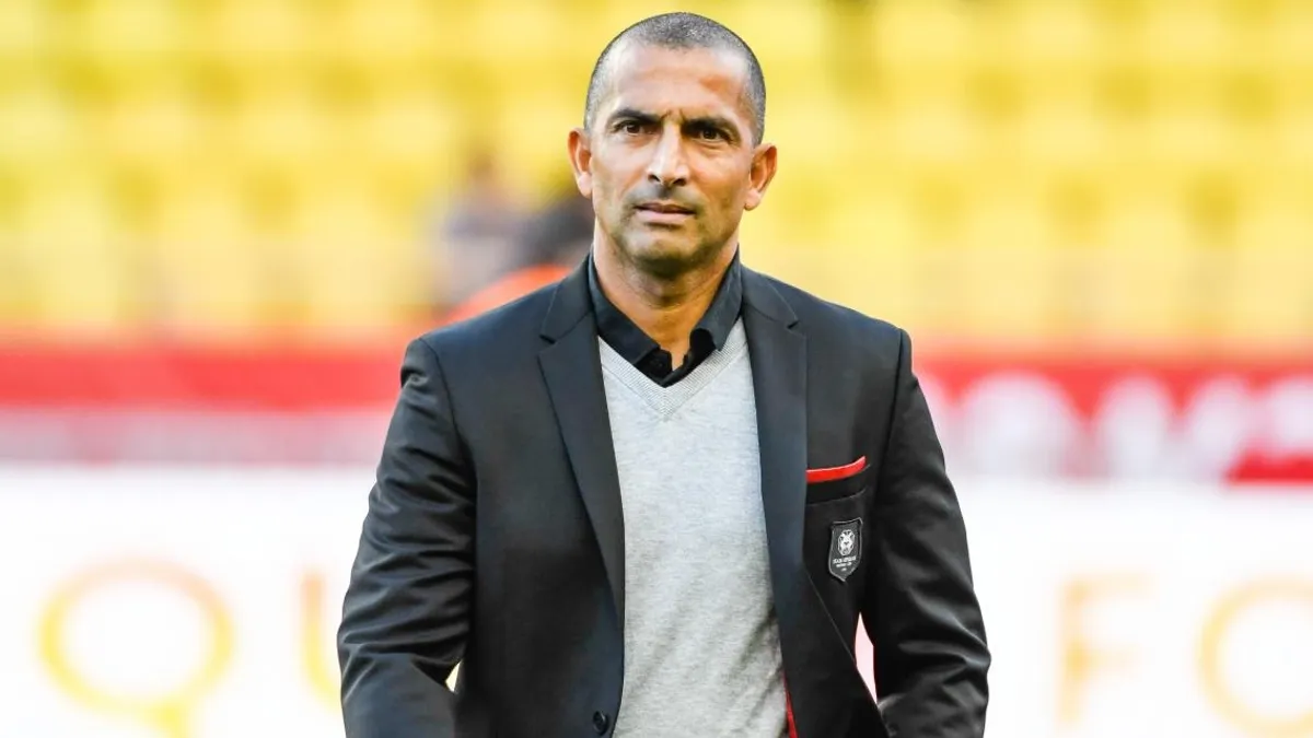 Sabri Lamouchi, técnico demitido horas após a goleada sofrida pela Tunísia